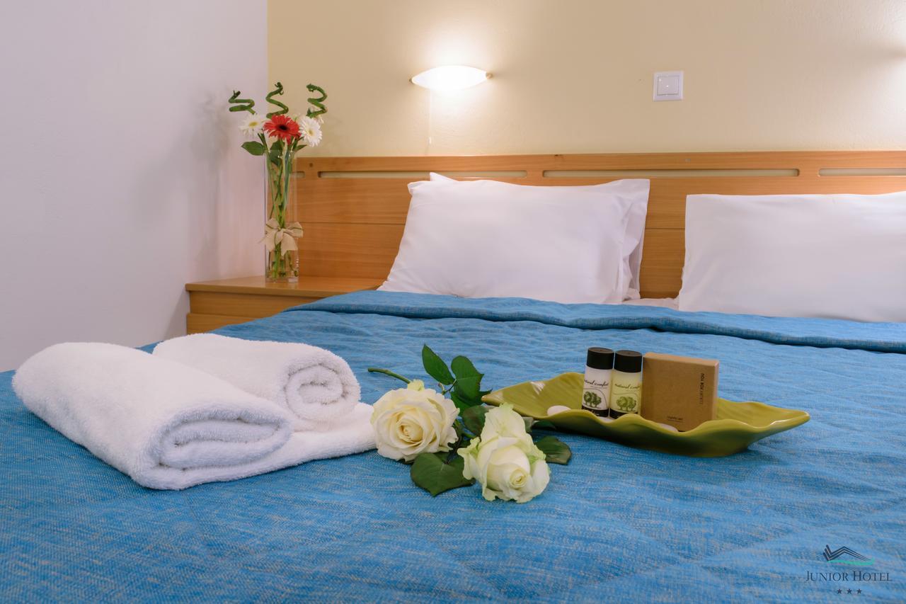 Junior Hotel Íria Eksteriør bilde