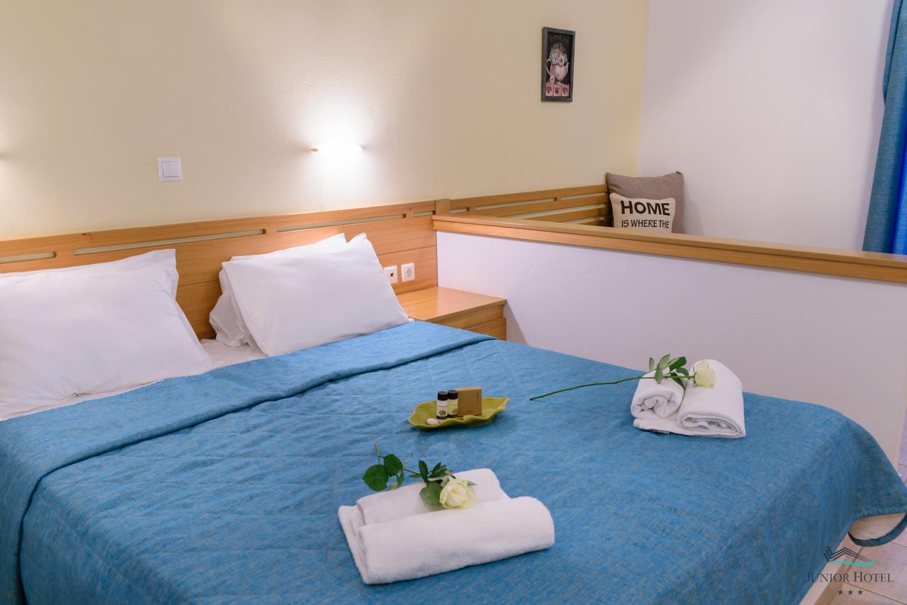 Junior Hotel Íria Eksteriør bilde